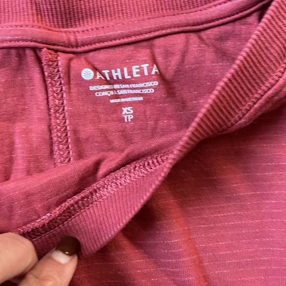New trending brick colored size Xs TP Athleta slight crop oversized - Picture 2 of 2